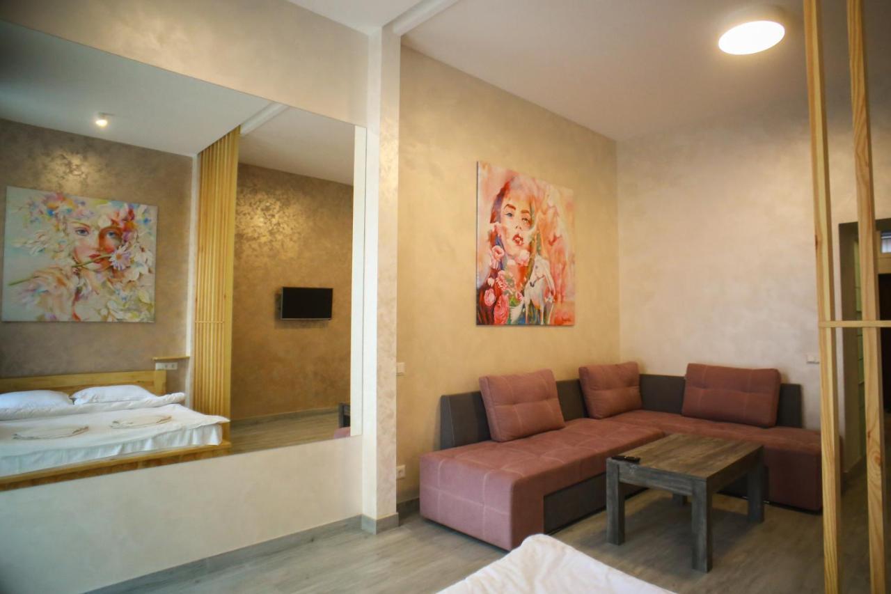 Leogrand Apartment On Drohobycha 4 Leopoli Esterno foto